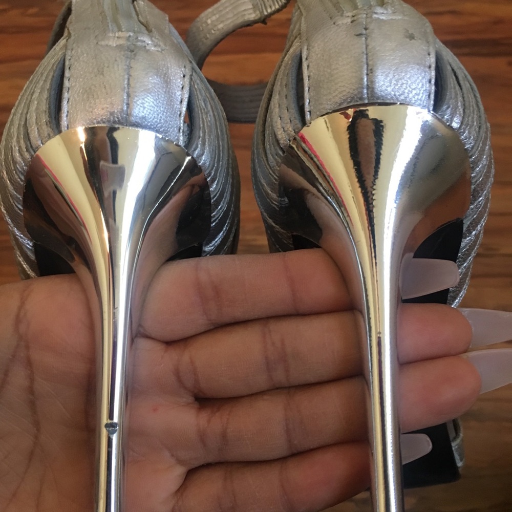 Silver Heels - image 3